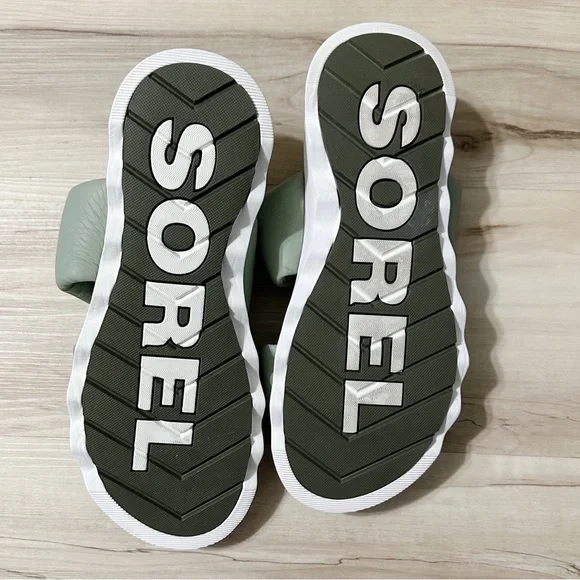 SOREL Viibe™ Twist Slide Sandal in Safari Green Stone Size 12